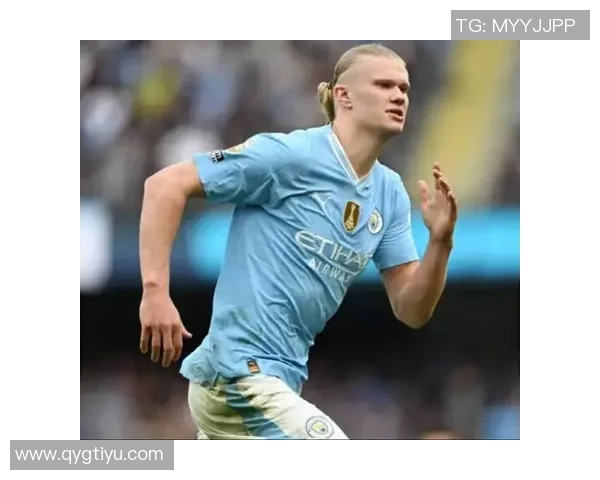 哈兰德分享休闲时光高尔夫球场上尽显运动魅力